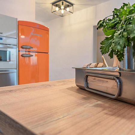 Mogan Luxury Apartment, Sea Views, Jacuzzi And Sauna. 외부 사진