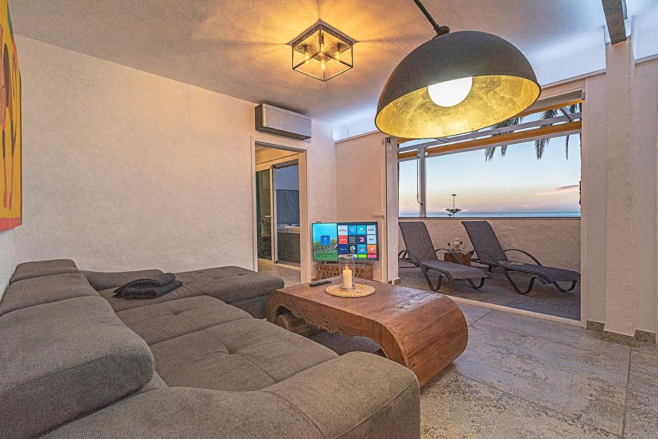 Mogan Luxury Apartment, Sea Views, Jacuzzi And Sauna. 외부 사진