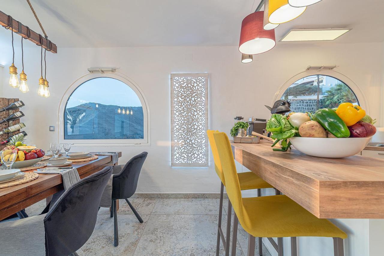 Mogan Luxury Apartment, Sea Views, Jacuzzi And Sauna. 외부 사진