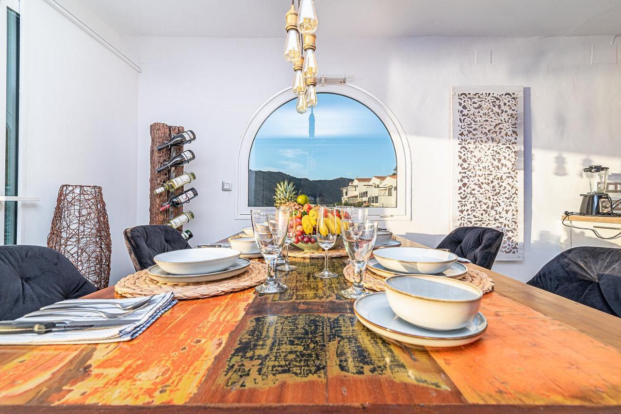 Mogan Luxury Apartment, Sea Views, Jacuzzi And Sauna. 외부 사진