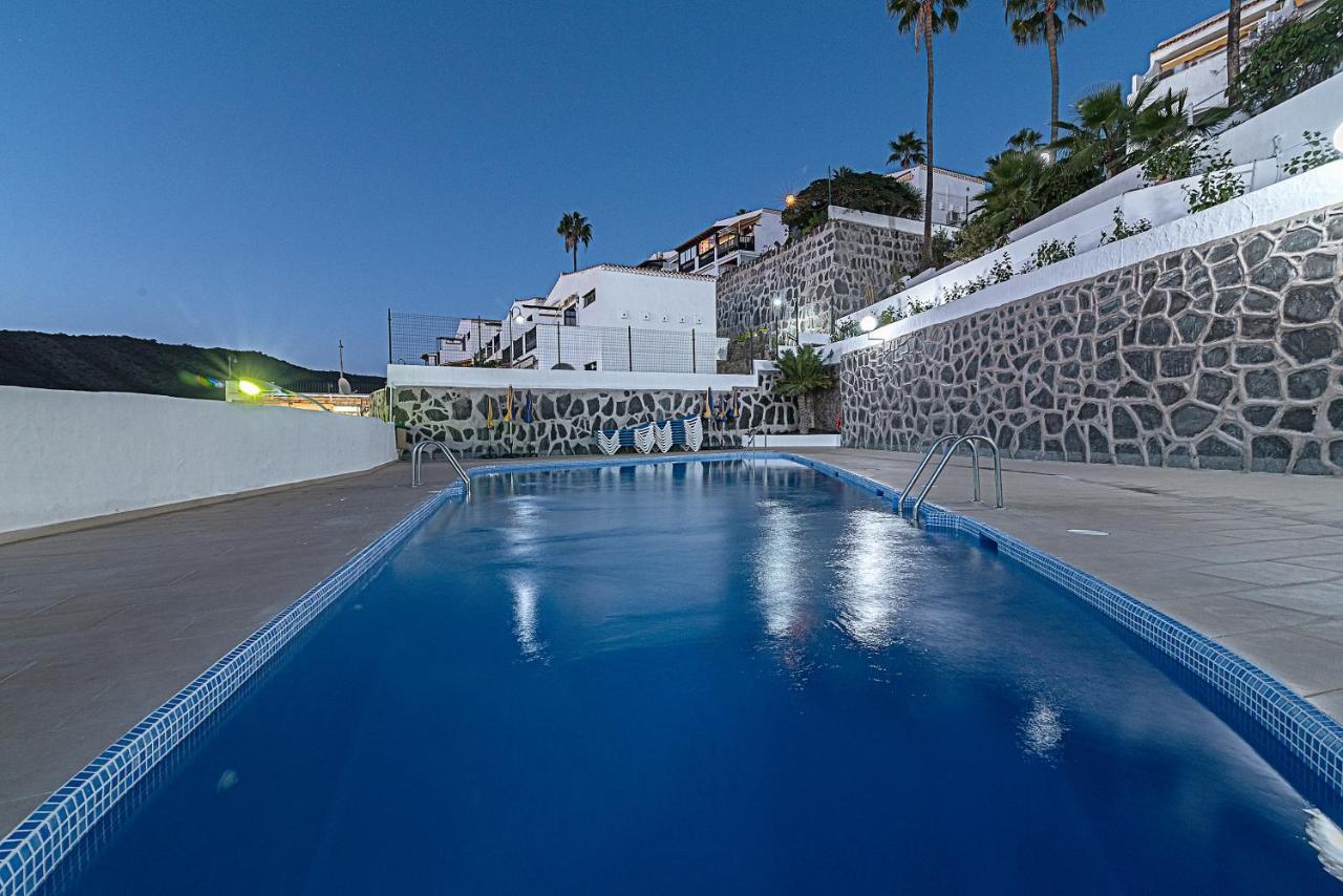 Mogan Luxury Apartment, Sea Views, Jacuzzi And Sauna. 외부 사진